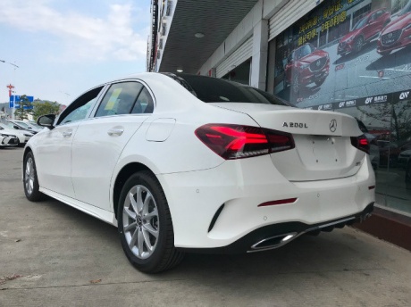 人生中的第一台奔驰选a200l内饰美哭