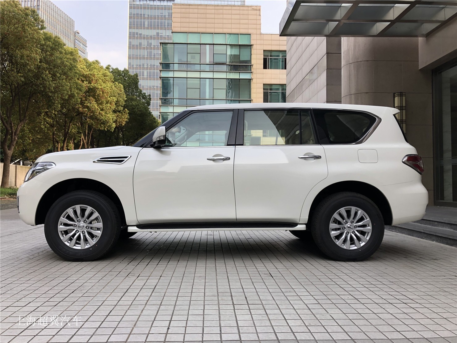 沙漠之王2020款日产途乐4.0l最低价仅40万起