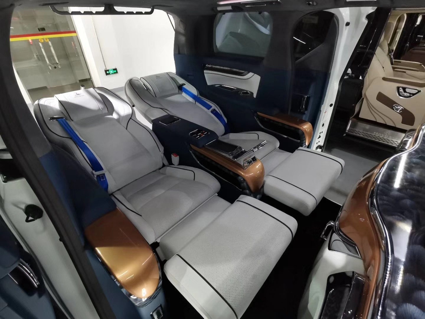 埃尔法内饰改装 行走的头等舱