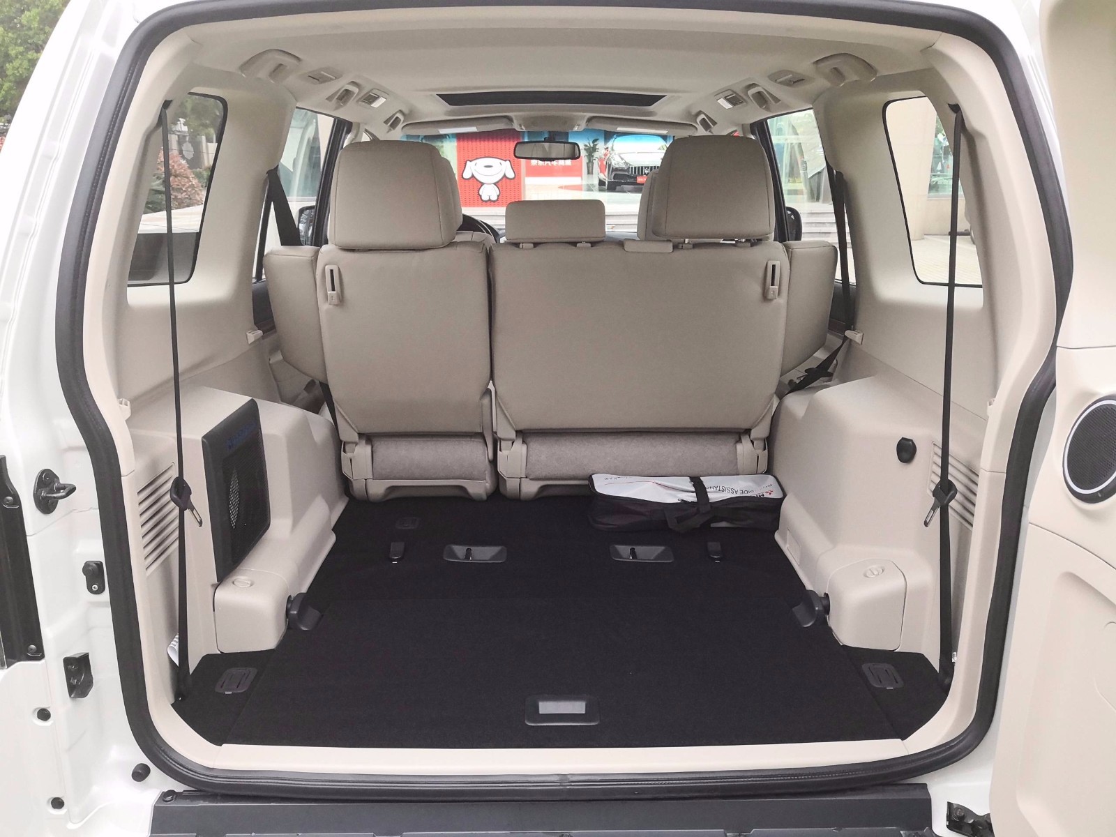 帕杰罗特价2019款三菱帕杰罗v97顶配30万起