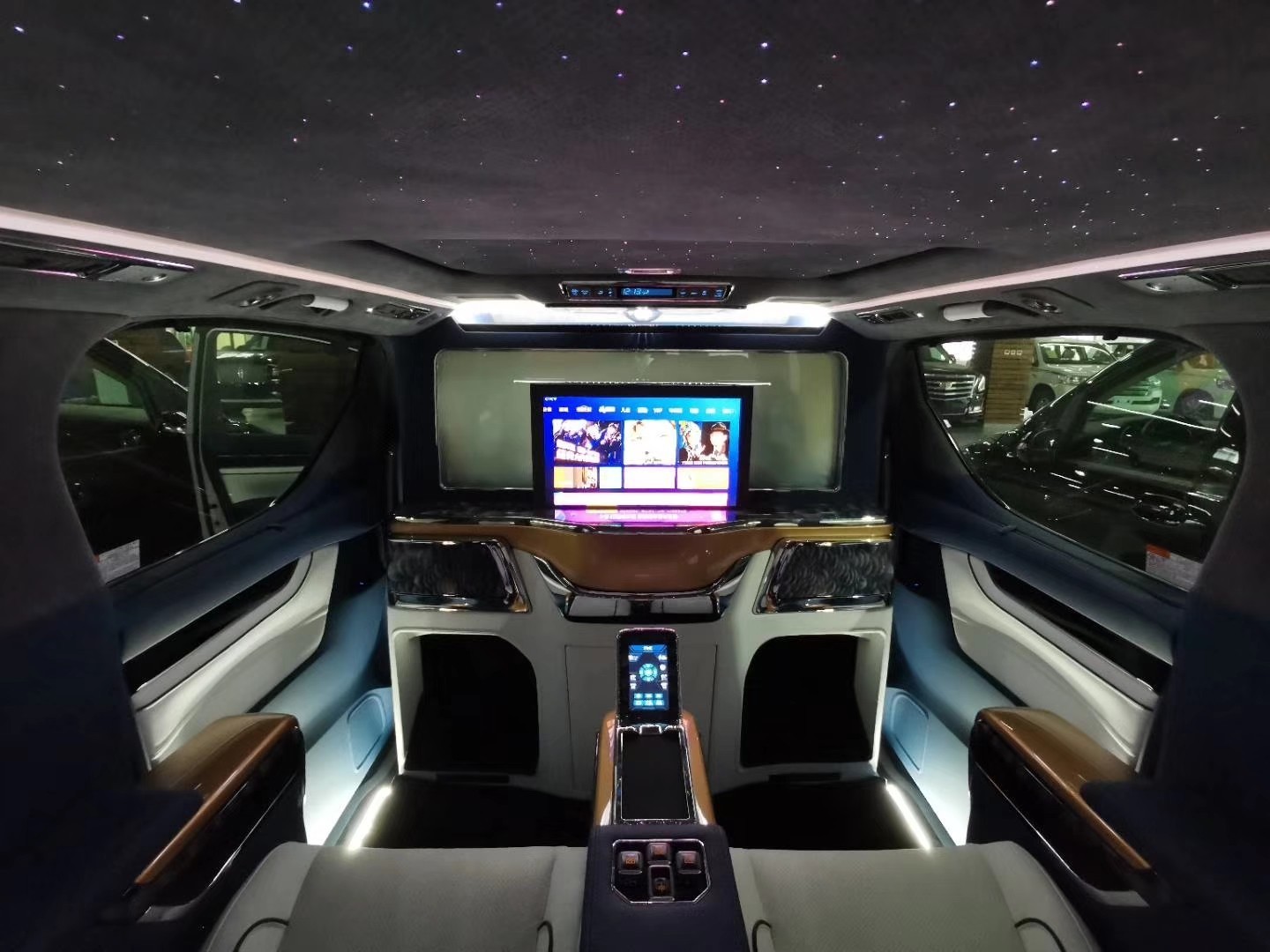 埃尔法内饰改装 行走的头等舱