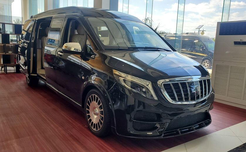 奔驰进口加长版普尔曼7 2格局顶级mpv价格