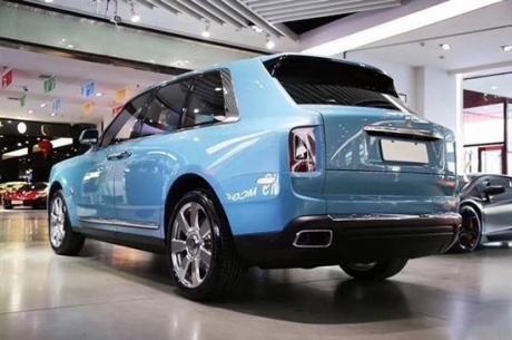 2020款劳斯莱斯库里南展位现车优惠80w