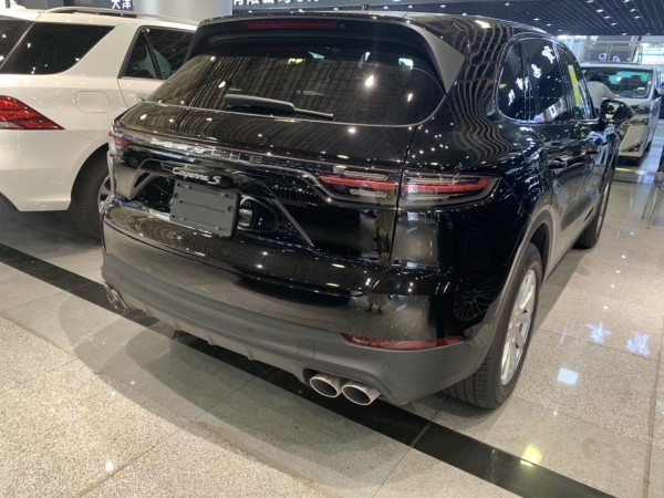 19款保时捷卡宴轿跑形态suv 经典青蛙大灯