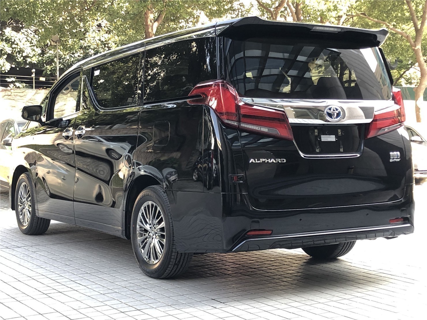 埃尔法畅销原因2020款丰田埃尔法双擎售全国