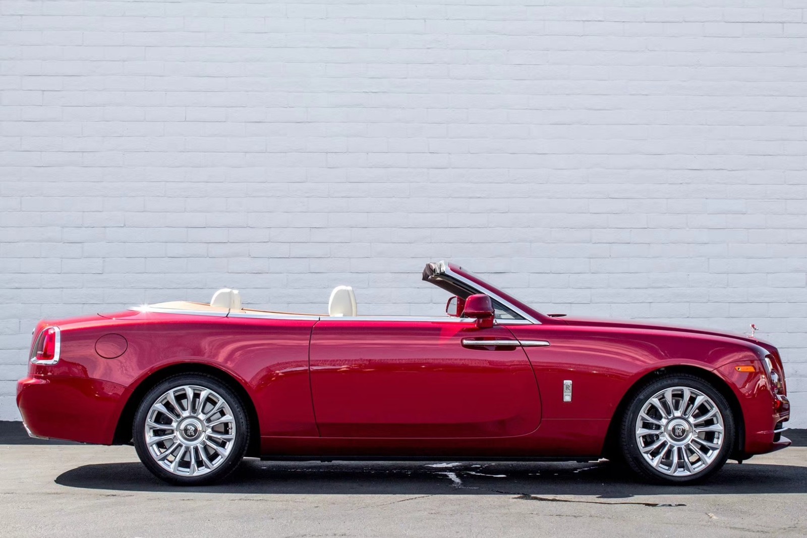 2020款劳斯莱斯耀影高贵气质谁能驾驭