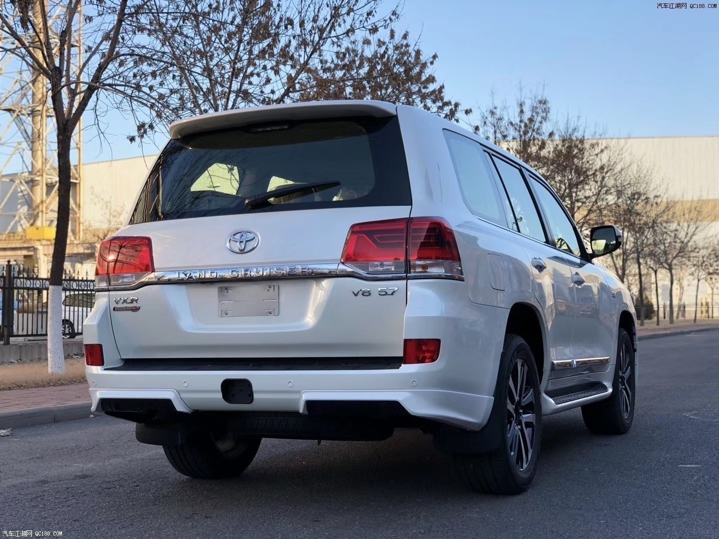 20款丰田酷路泽5700中东版现车试驾体验