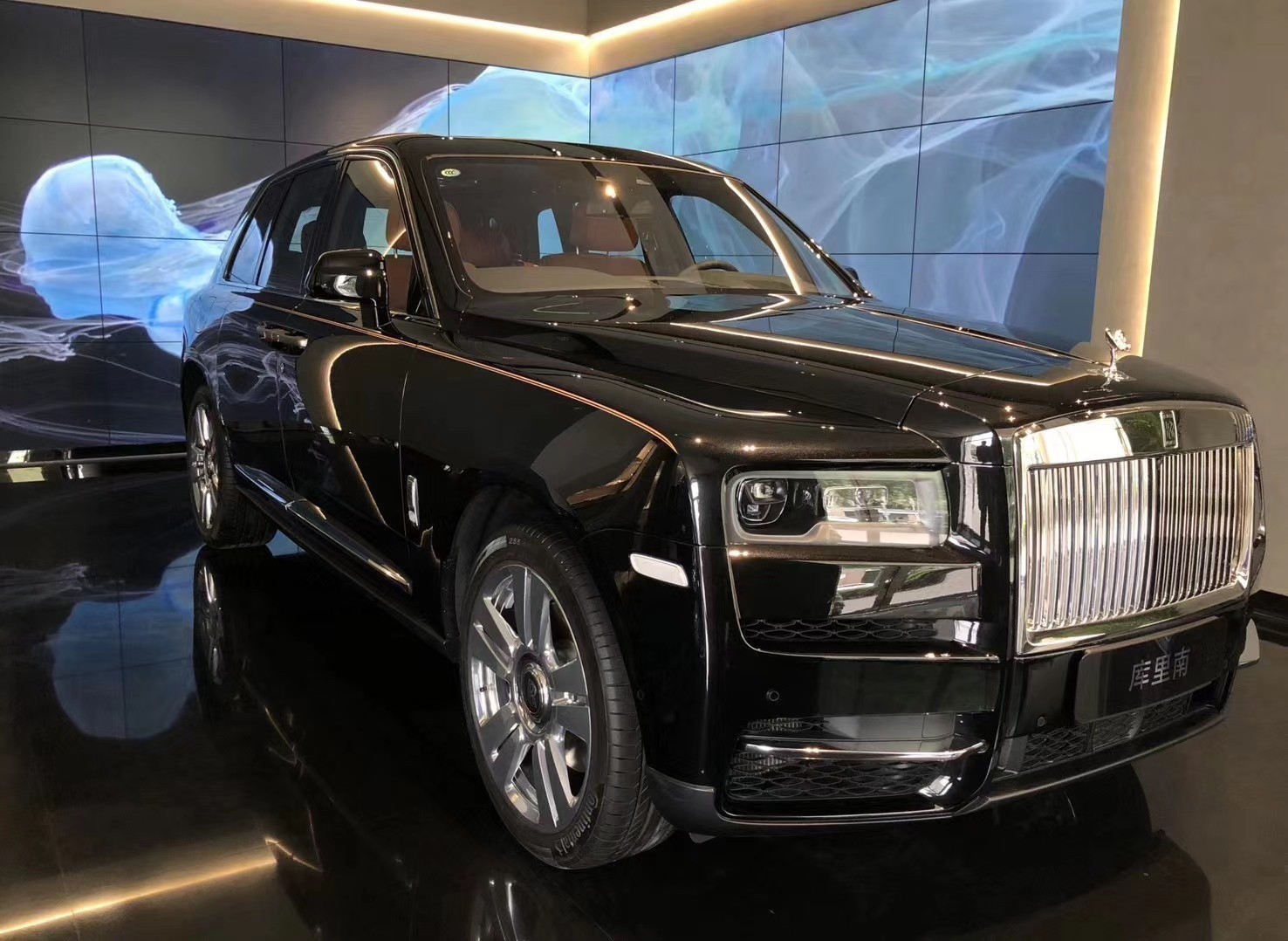 劳斯莱斯库里南车头欢庆女神是身份象征