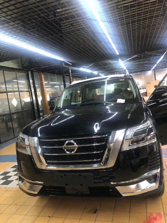 20款尼桑途乐xe外观改装新款铂金版包围效果