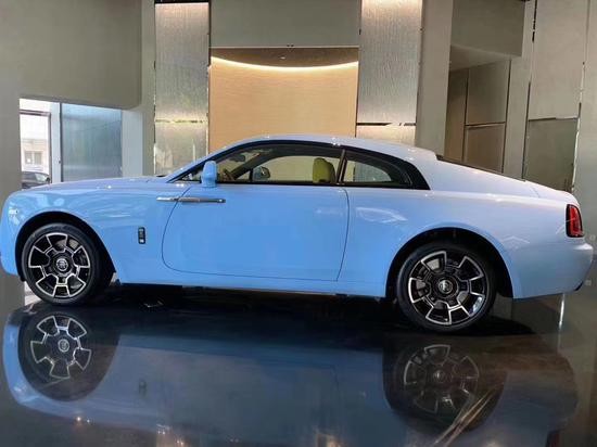 劳斯莱斯魅影 一脚油门感受12缸威武霸气