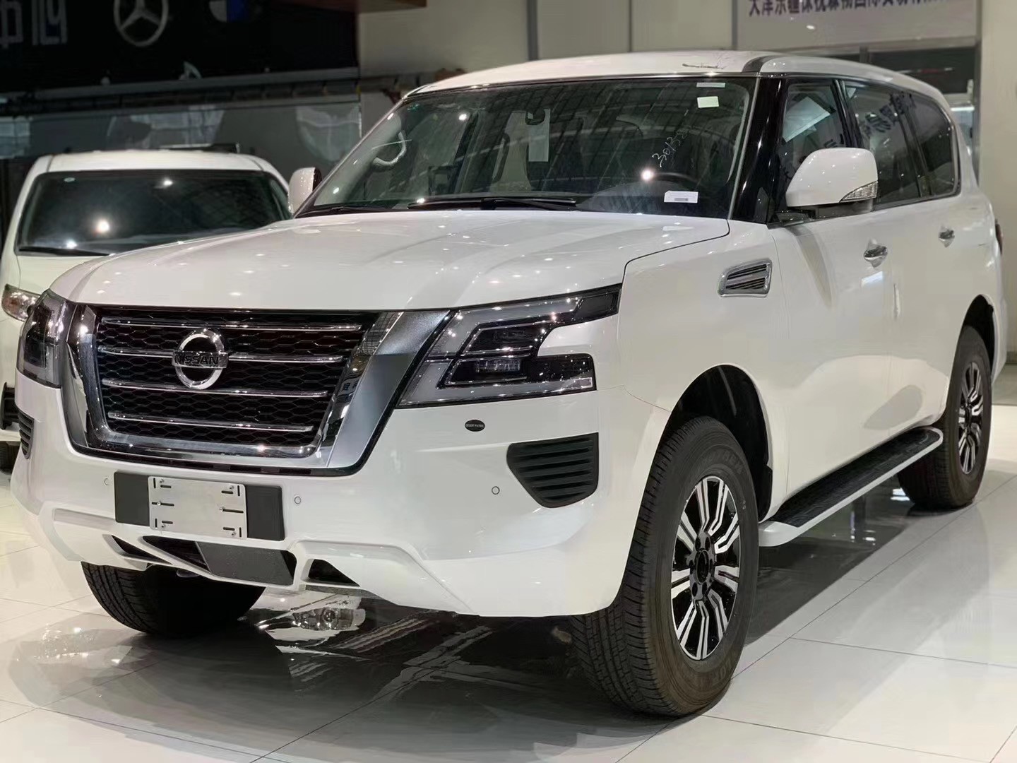 上海2020款中东版日产途乐4.0l xe现车到店 手续齐全45万起