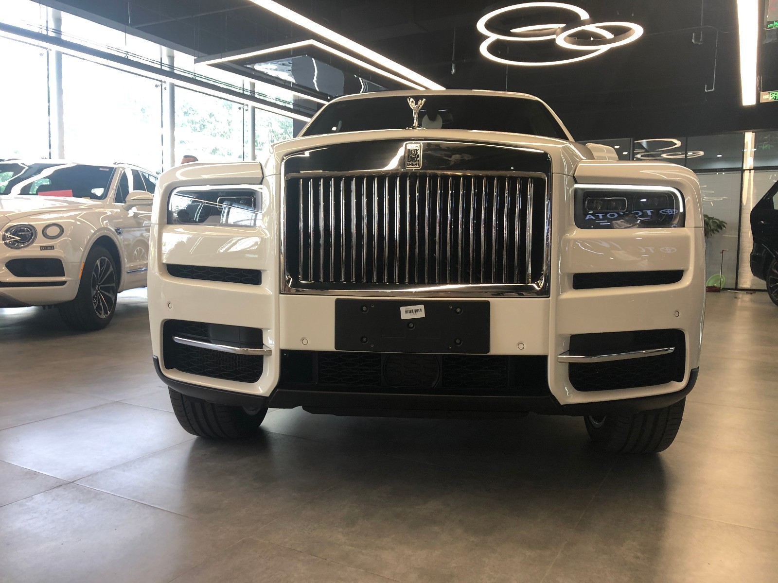 劳斯莱斯库里南匠心手作 一辆车便是一棵树 全国走