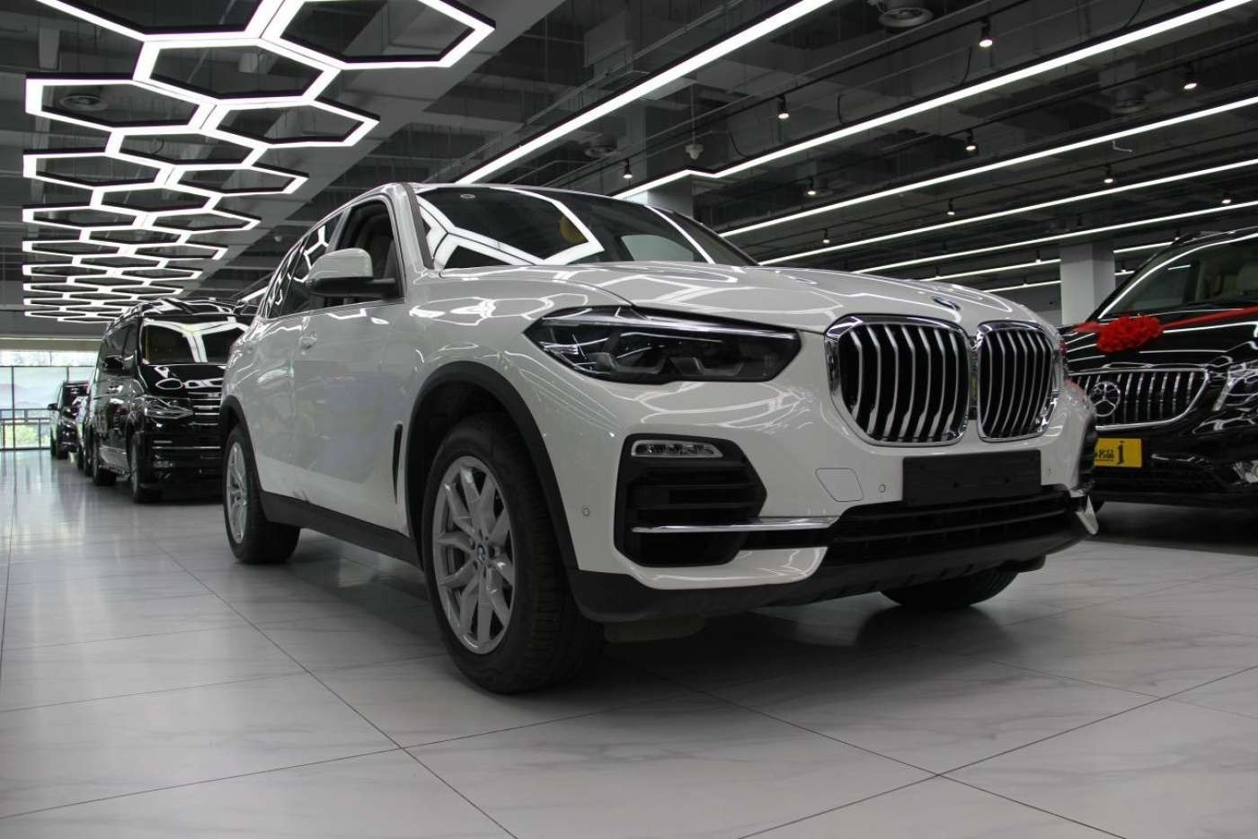 畅销中大型城市suv2020款宝马x530t平行进口最低66万起