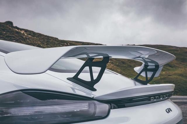 最纯粹最廉价的中置保时捷——试驾718 Cayman GT4