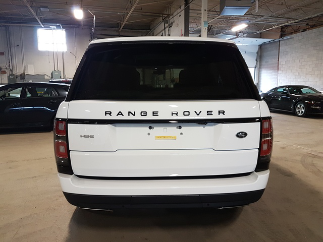 2021款路虎揽胜行政天津港宏越汽车大量现车在售颜色配置齐全