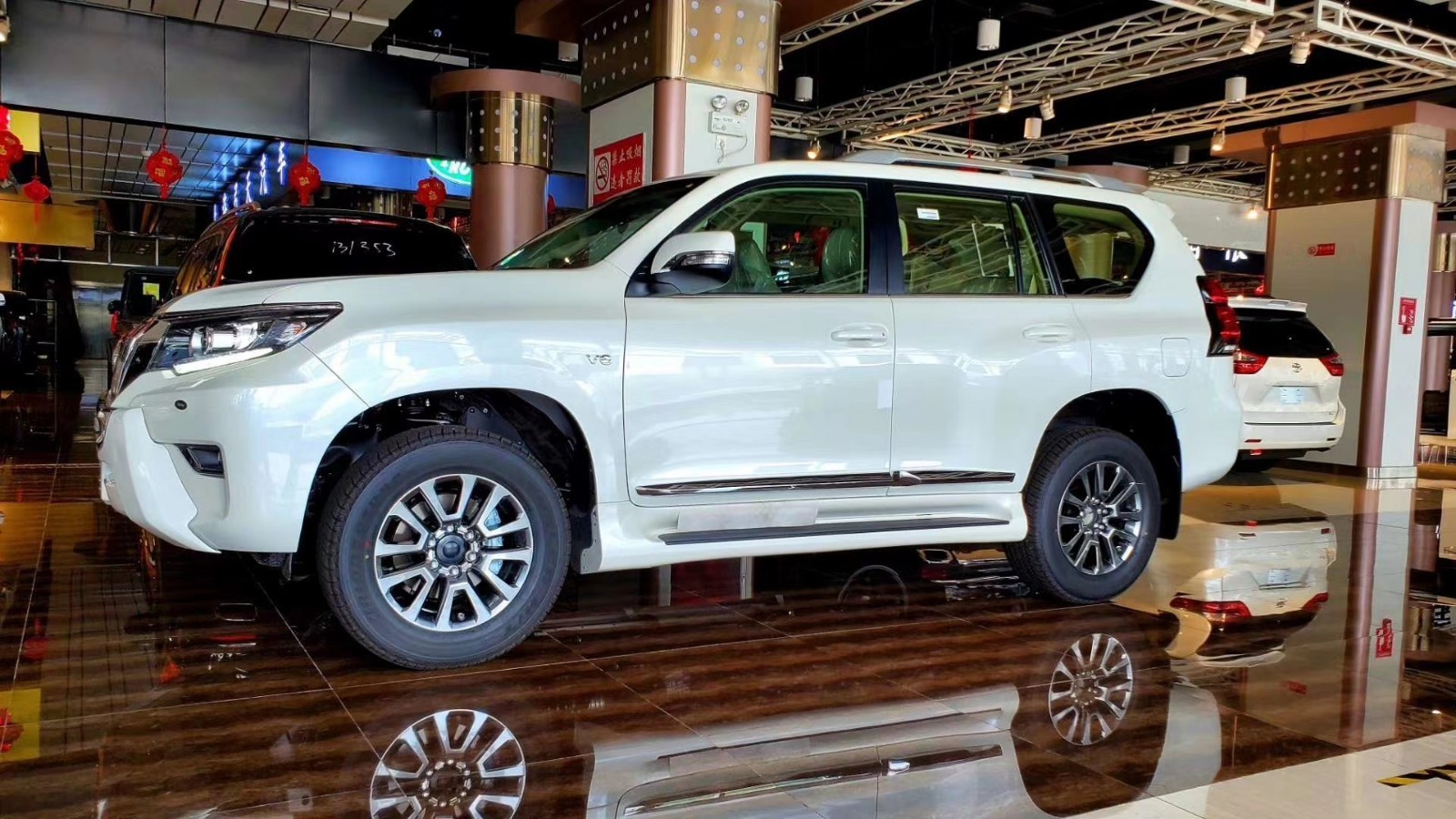 优惠促销>20款丰田普拉多4000中东版天津港全国最低价 2020年08月18日