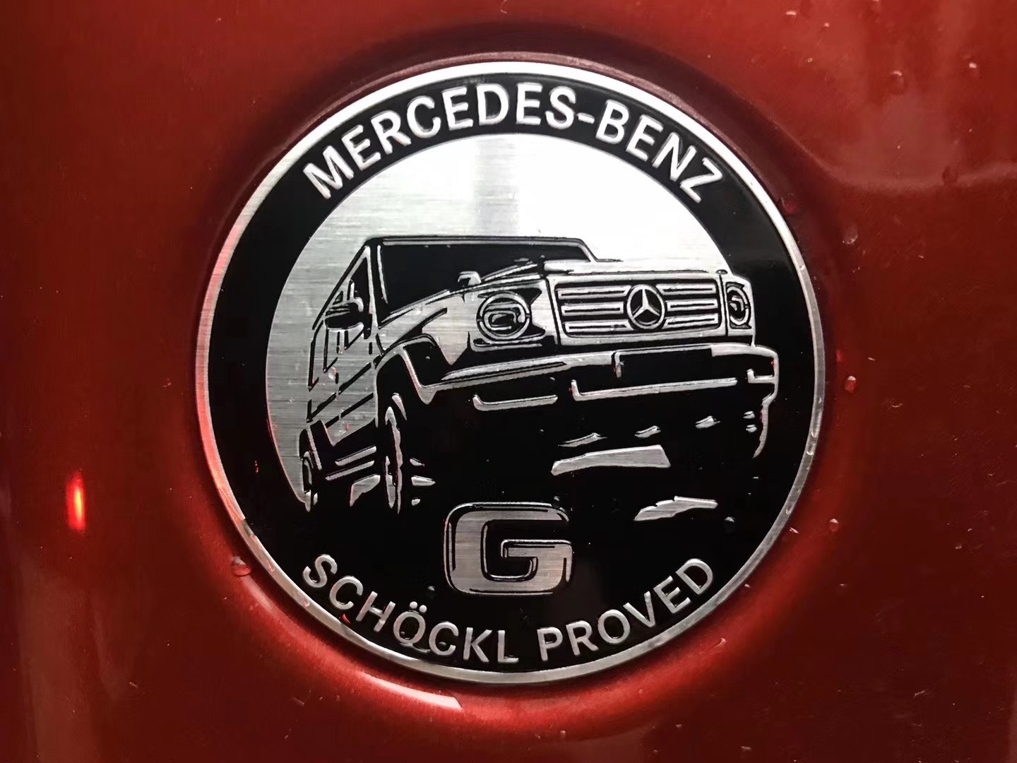 奔驰g63适合女人开吗 g63侧面拉花红色_车商动态 - 车主之家