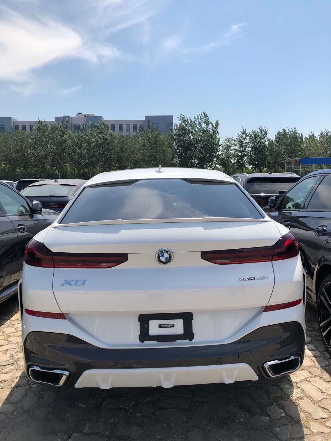 天津港2021新款墨版宝马x6汽油30t加版降价138万现车充足