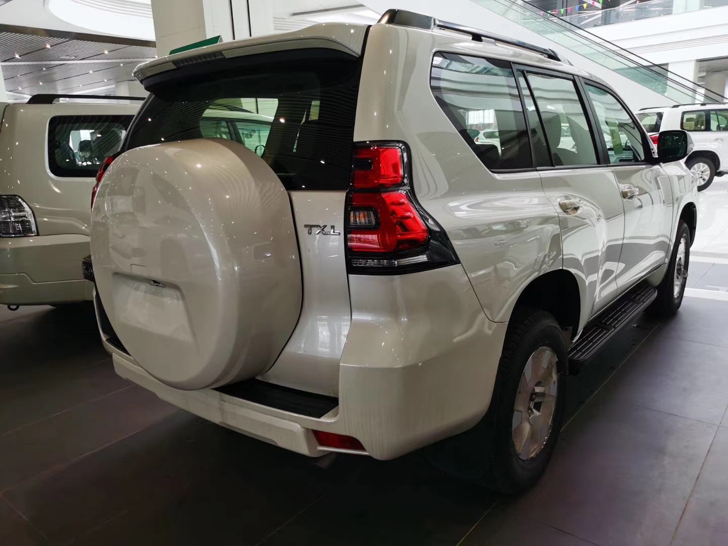 2020款丰田霸道3000柴油配置及参数信息更新