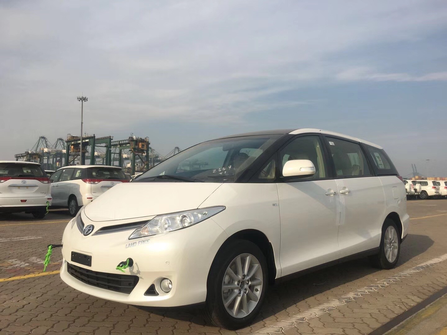 2019款丰田普瑞维亚24l库房现车团购价出售