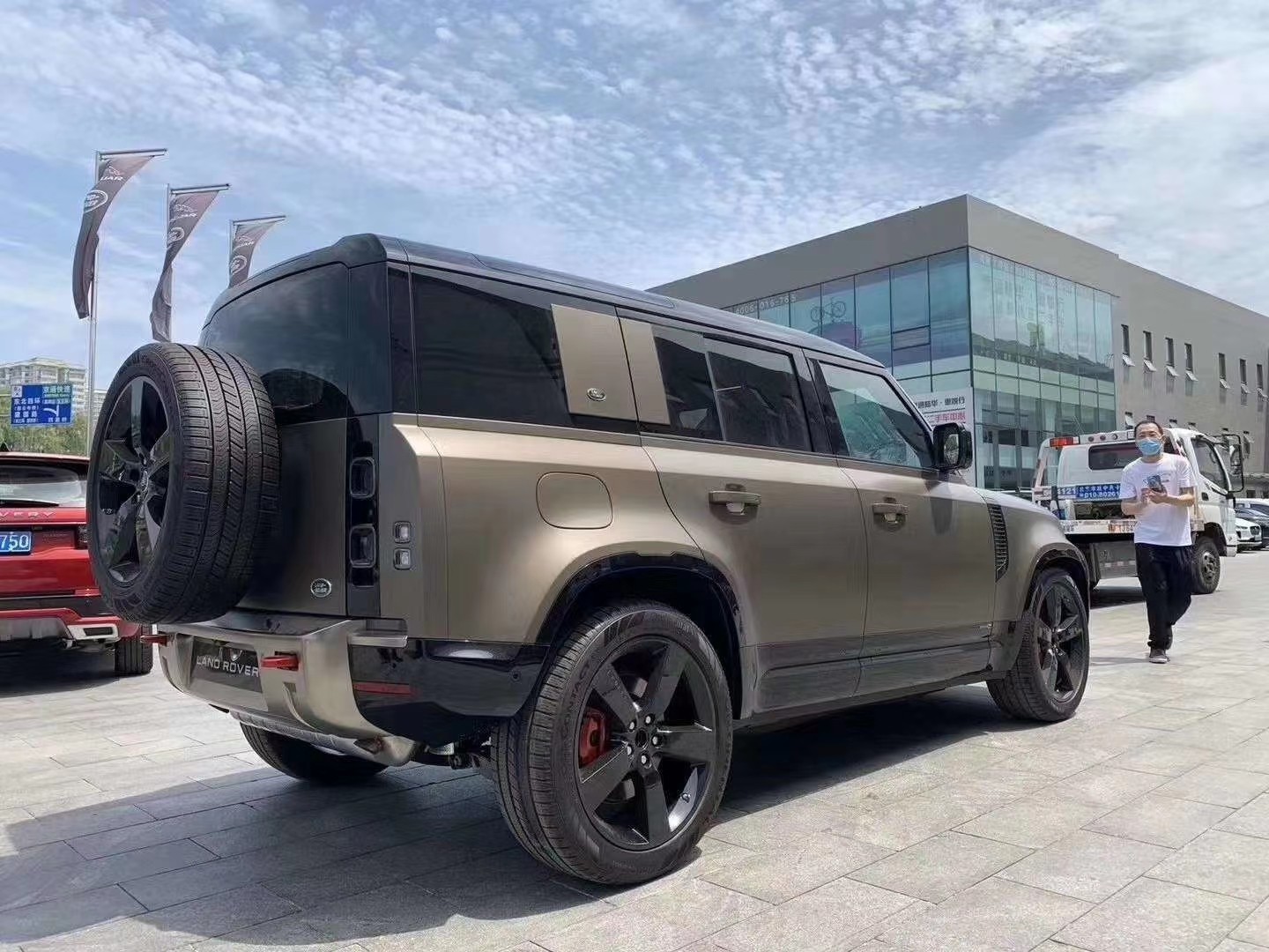 2020款路虎卫士国六排放港口现车预定第一批拿车云南昆明提车