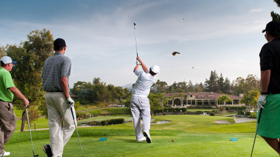 奥迪a8l 高尔夫球邀请赛深圳站激情开杆