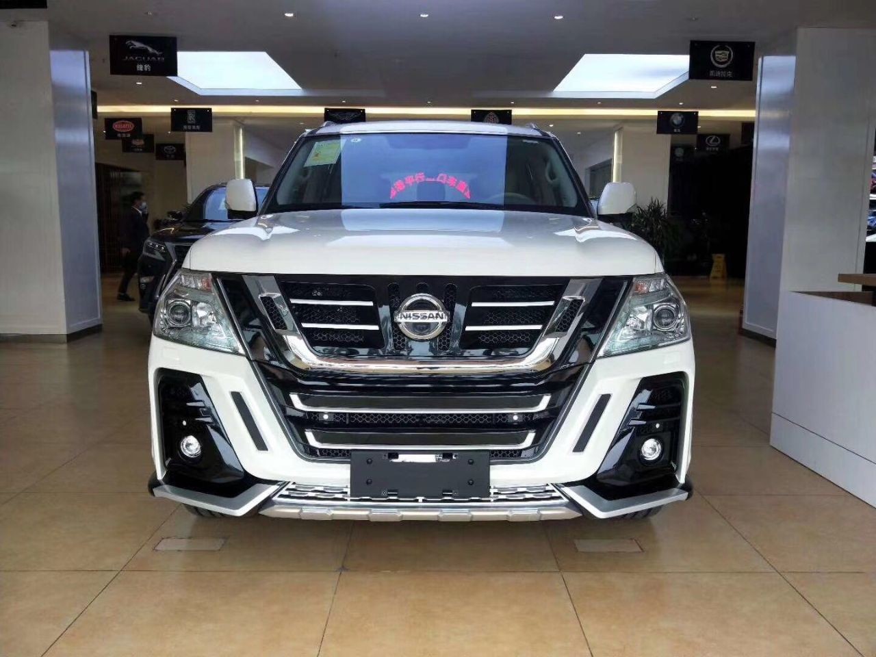 19款中东版日产途乐se天津港改装升级战神包围云南昆明提车可分期