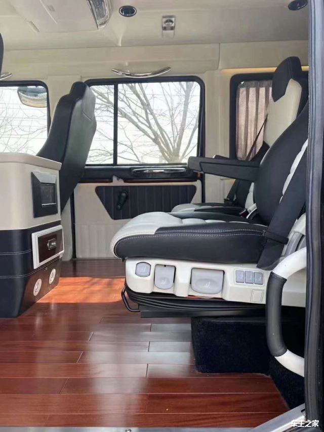 进口乌尼莫克u5000越野房车 天津港特惠包牌