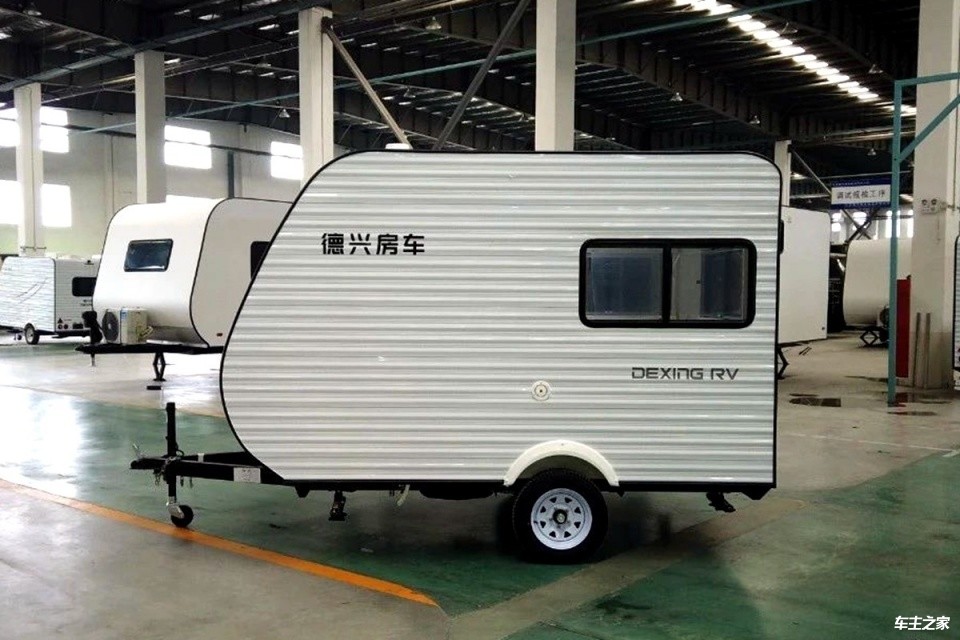 德兴型迷你拖挂式房车498万起售