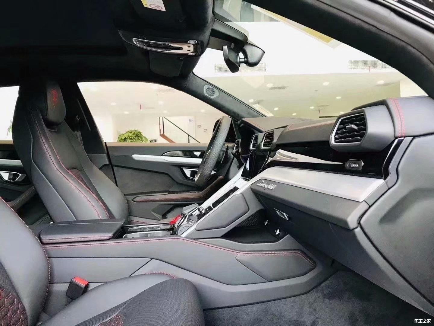 2020款兰博基尼urus特促时尚越野品质出众