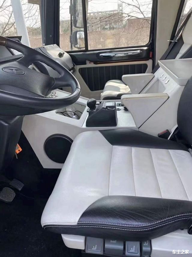 进口乌尼莫克u5000越野房车 天津港特惠包牌