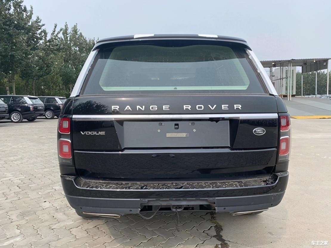 新路虎揽胜30汽油行政版现车内外解读