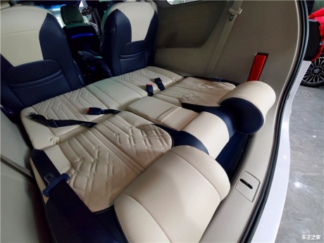 【成都兴中福房车改装厂】是一家以商务车,房车,越野车内饰外观定制