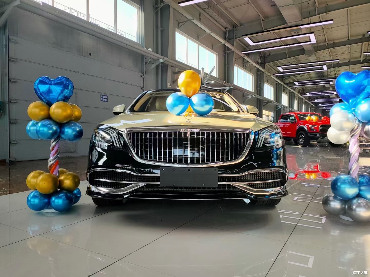 2021款国六奔驰迈巴赫s560普尔曼长轴四驱云南昆明第一批预定提车