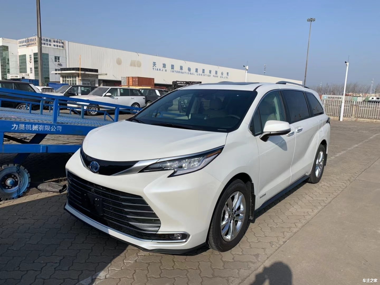 21款丰田塞纳25油电混合天津港现车接受预定支持分期