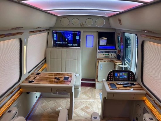 天津港商务房车定制改装厂 专业改装丰田考斯特 斯柯达 碧莲改装