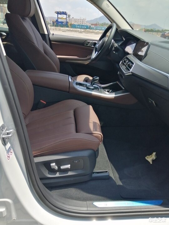刚到港的白色宝马x5有兴趣的了解一下
