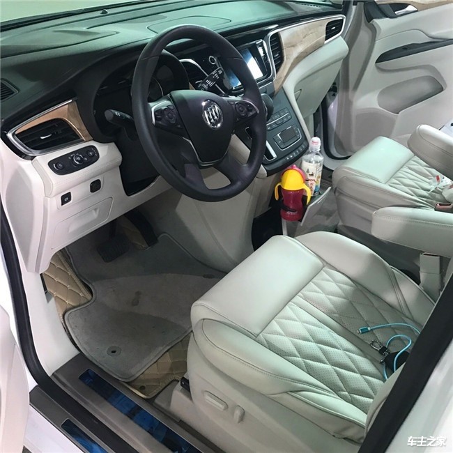 别克gl8改座椅图片 别克gl8改内饰图片