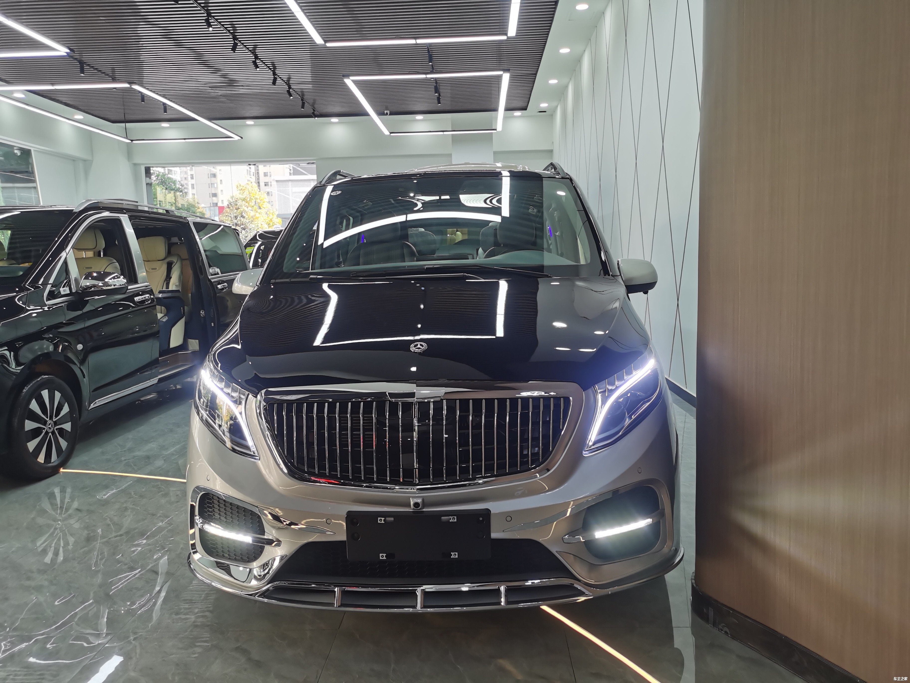 商务车中的迈巴赫——vs 680 双色限量版