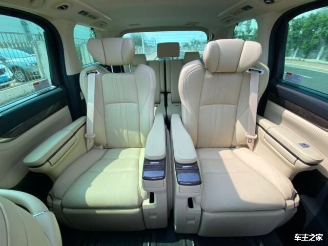 进口丰田埃尔法357座商务车平行进口现车充足目前140万