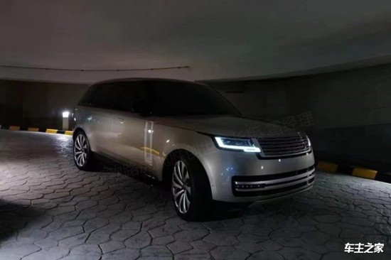 全新一代路虎揽胜大改款亮相搭载44t动力十足