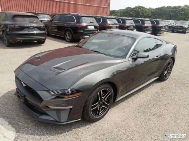 什么是肌肉车福特野马来告诉你天津港平行进口车