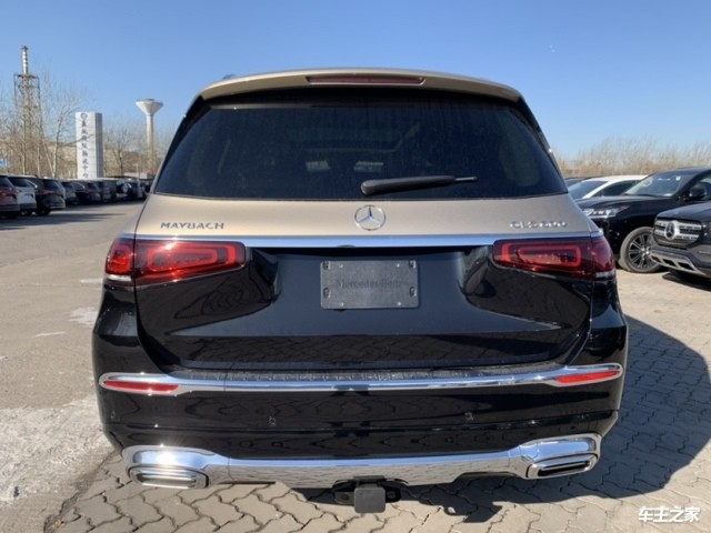 21款奔驰迈巴赫gls600双拼色尽显尊贵气息