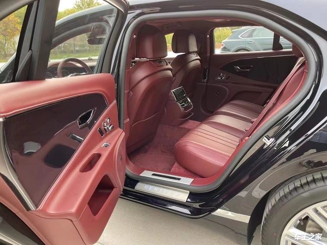 21款宾利飞驰w12发动机高性能