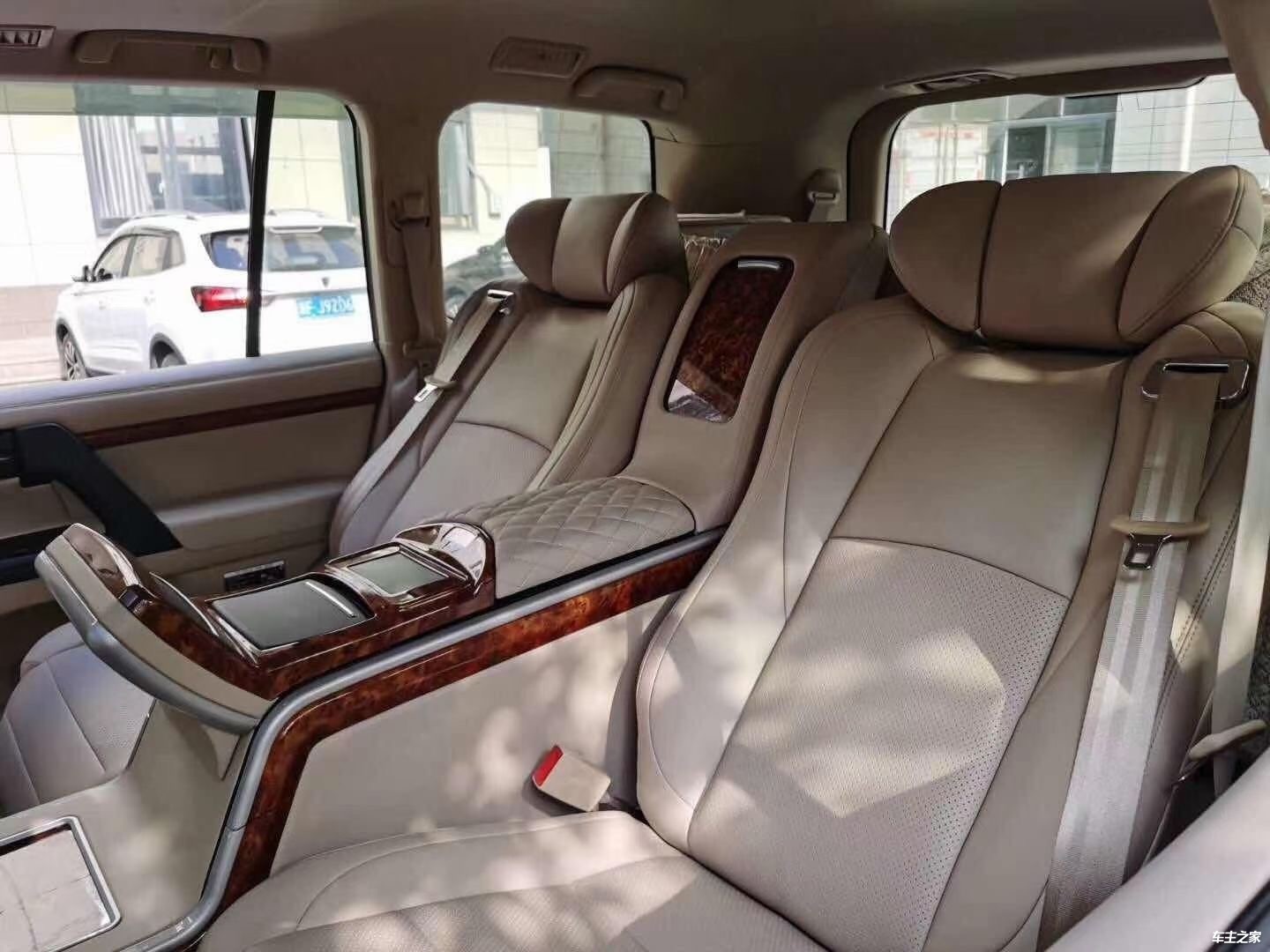 丰田兰德酷路泽改装航空座椅图片