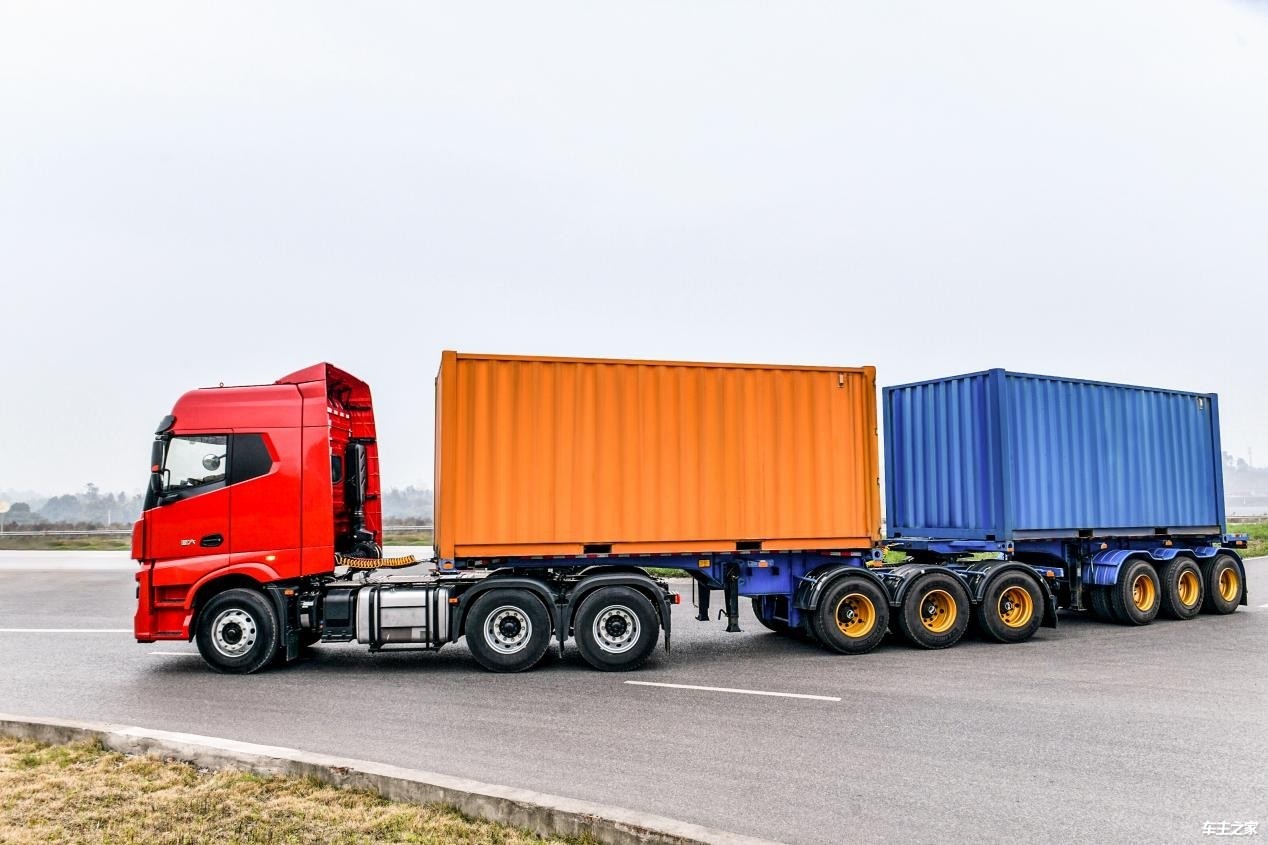 远程汽车发布首款新能源双挂列车携手中铁联运推动零碳高效运力