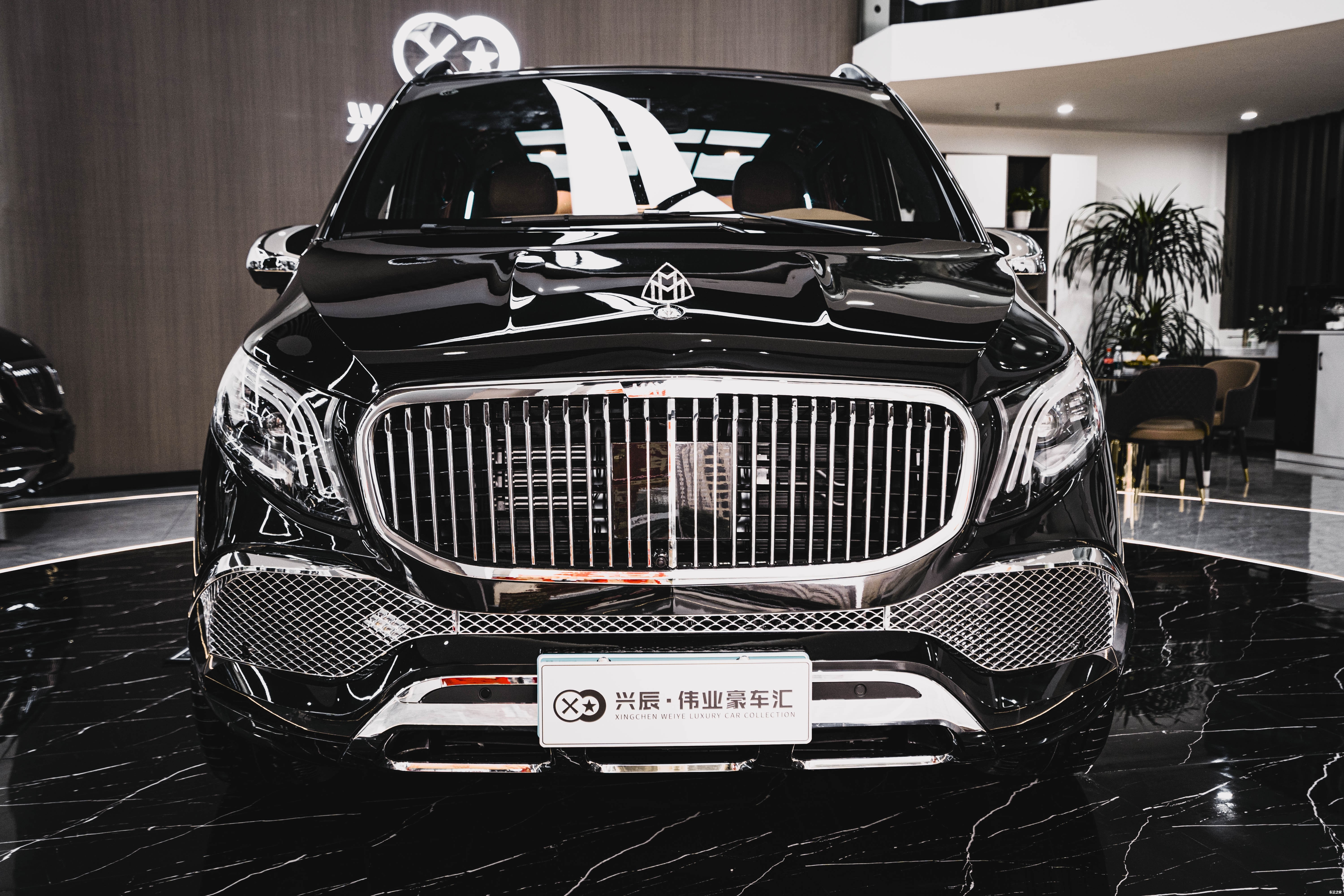 奔驰威霆全新升级年终团购最高优惠15万限量5台