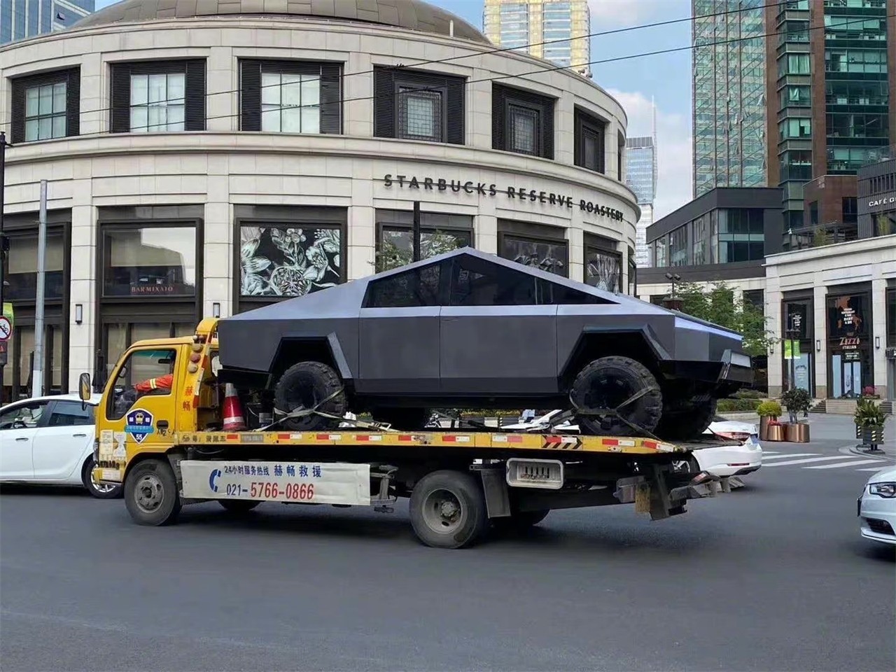 像是从科幻电影中走出来的cybertruck量产时间一再推