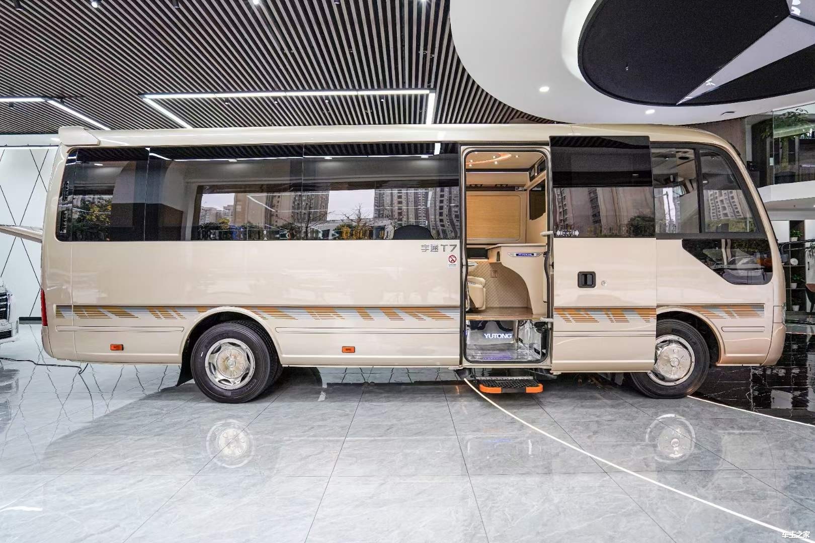 【图】宇通t7星河版企业接待的必选车型,最高优惠10万_成都优惠促销 -