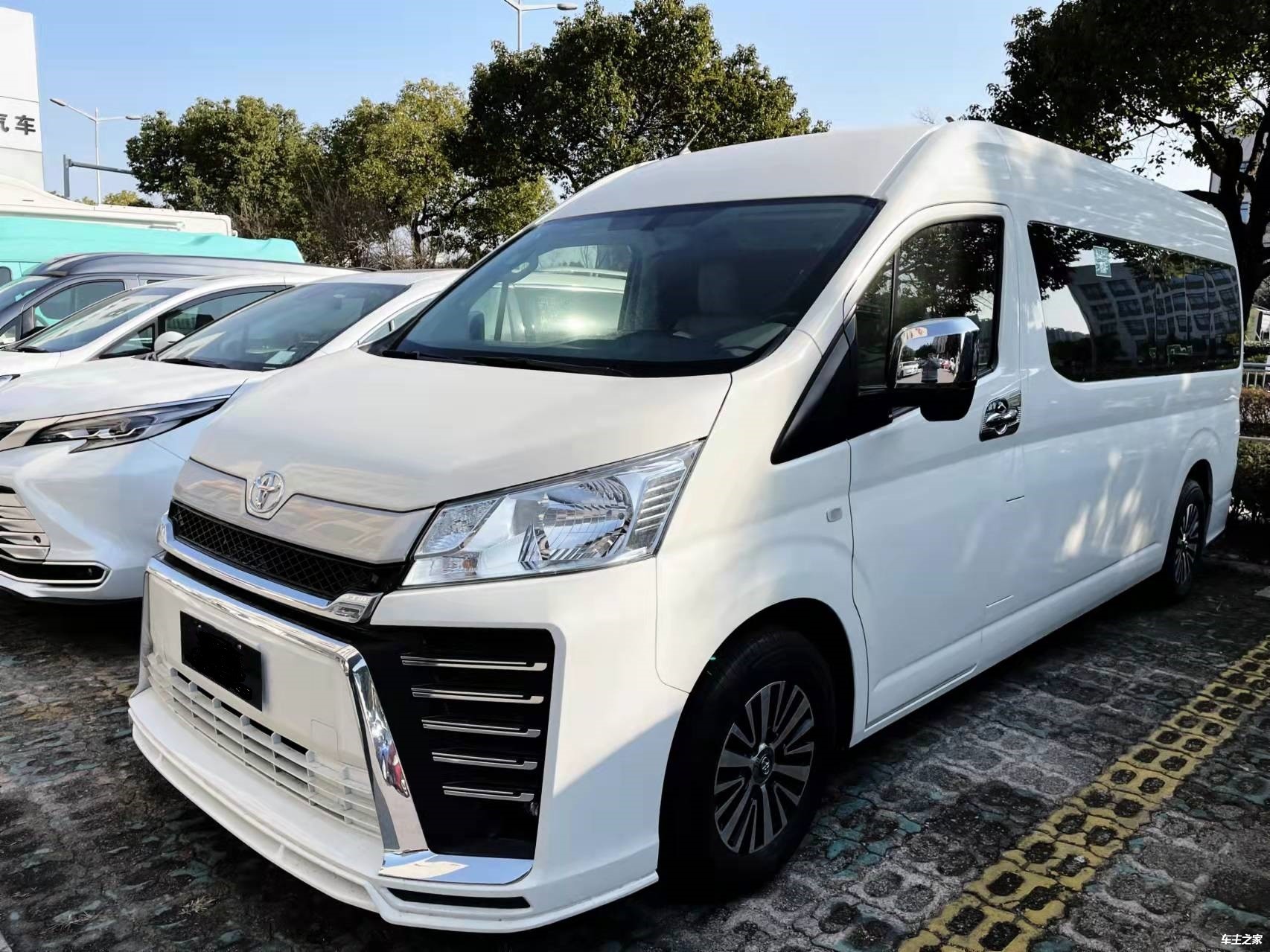 进口丰田海狮车长59米9座蓝牌c照完美车型